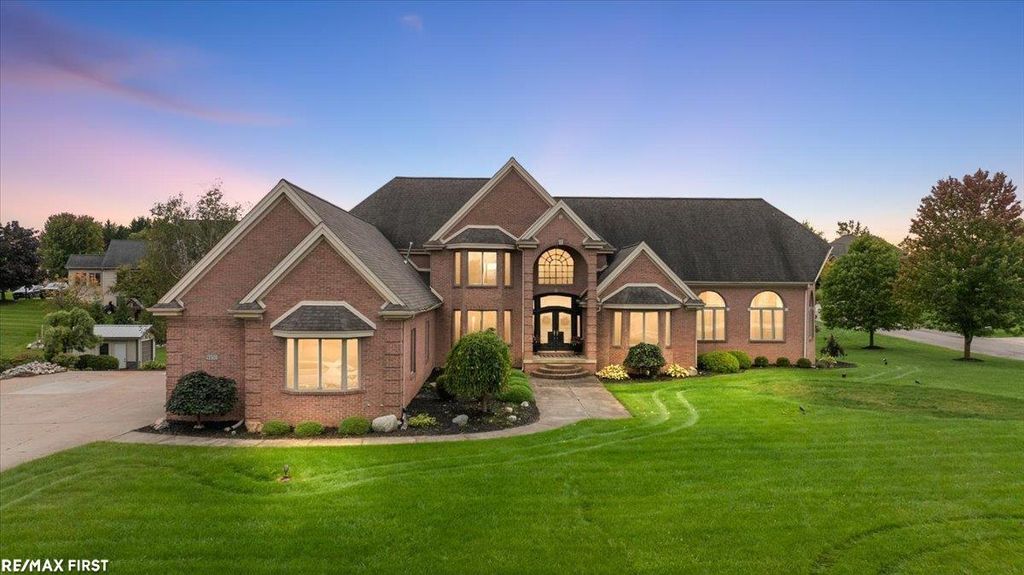 9450 Shyre Cir, Davison
