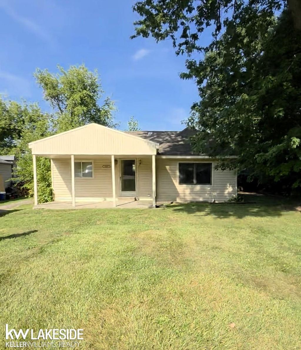 38491 Albert Blvd, Clinton Township