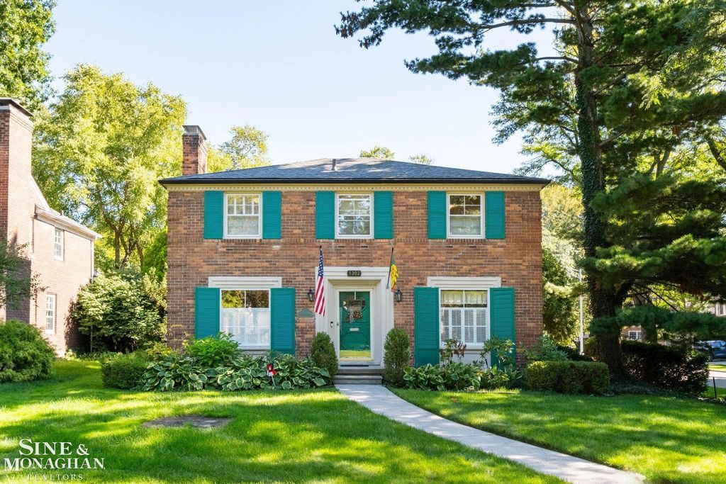 1302 Yorkshire Rd, Grosse Pointe Park