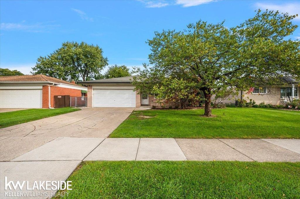 13747 Joyce Dr, Warren