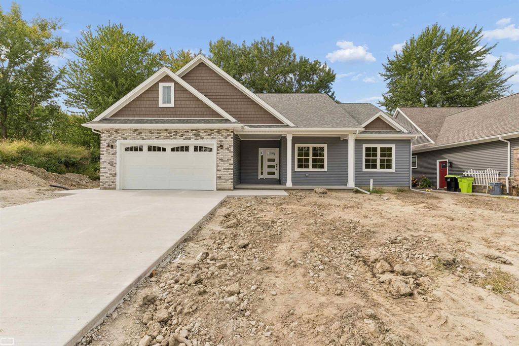 39159 Chart St, Harrison Twp
