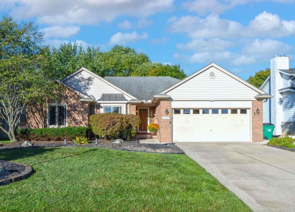 51277 Misty Brook Dr, Chesterfield
