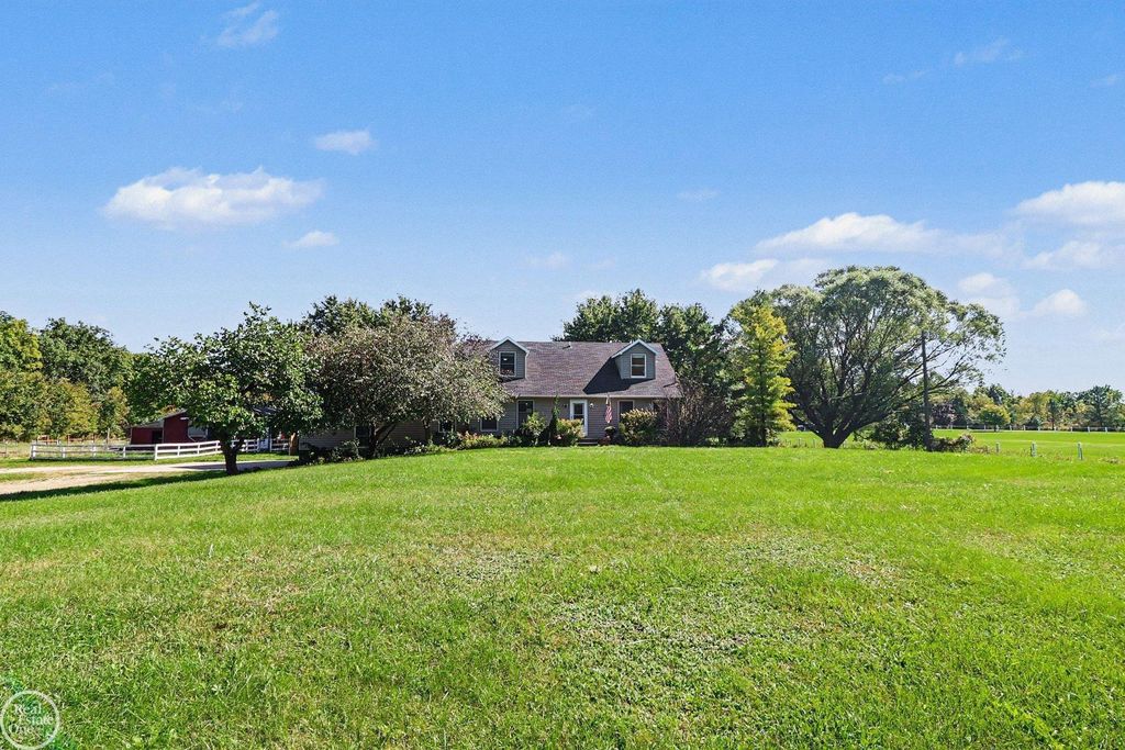 1090 Thayer Rd, Groveland