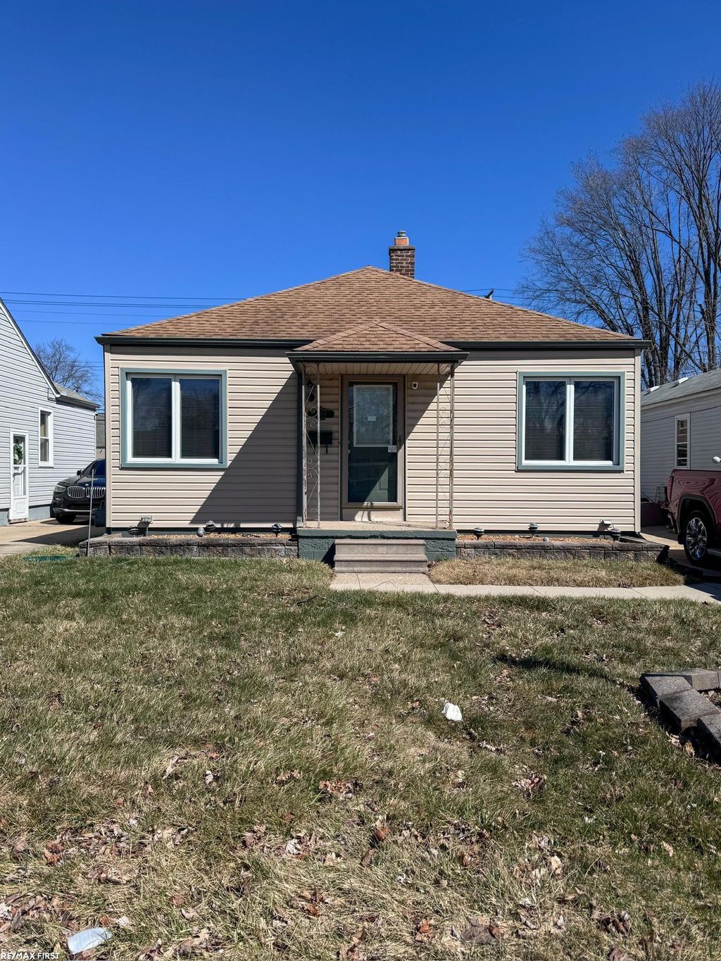 19389 Roscommon St, Harper Woods
