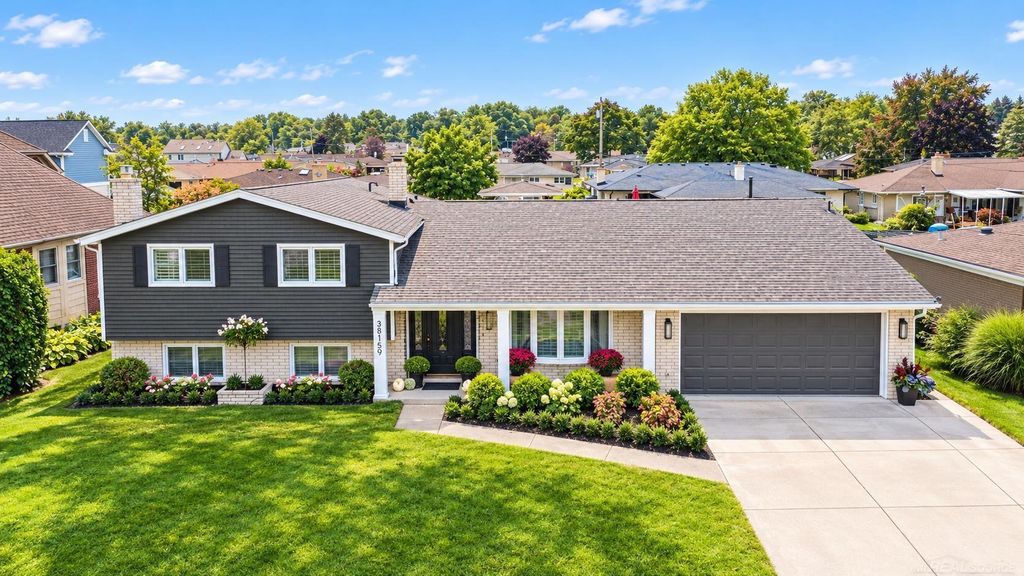 38159 Mast St, Harrison Twp