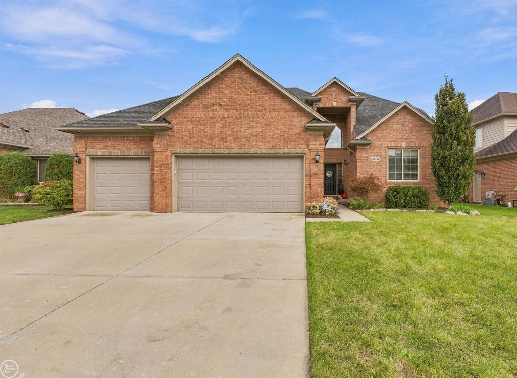 47376 Hidden Meadows Dr, Macomb