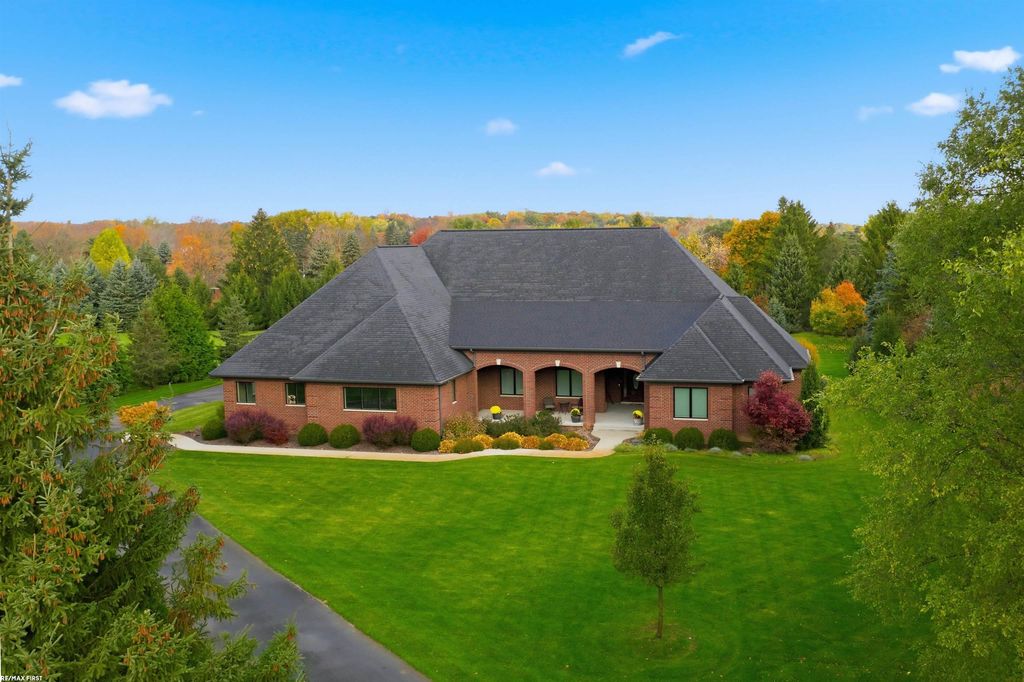 4376 Lancaster Dr, Clarkston