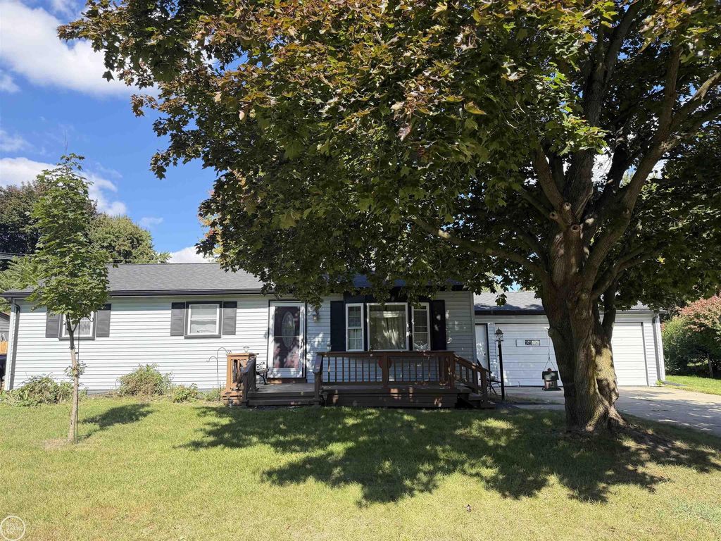 4241 Kingmont Dr, Shelby Twp