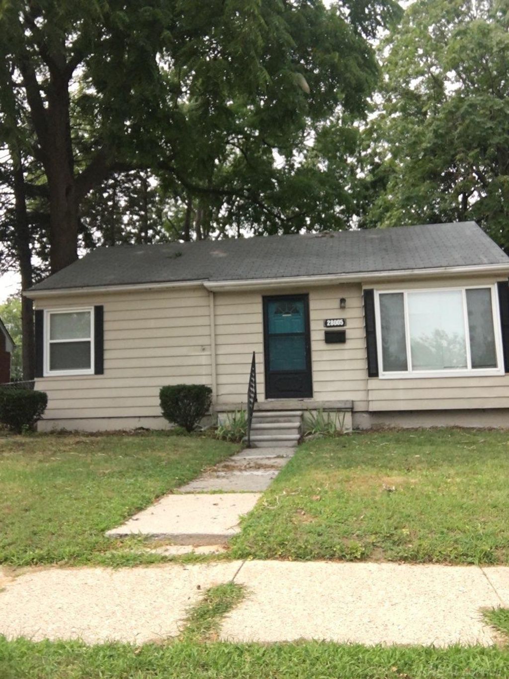 28005 Nieman St, Saint Clair Shores
