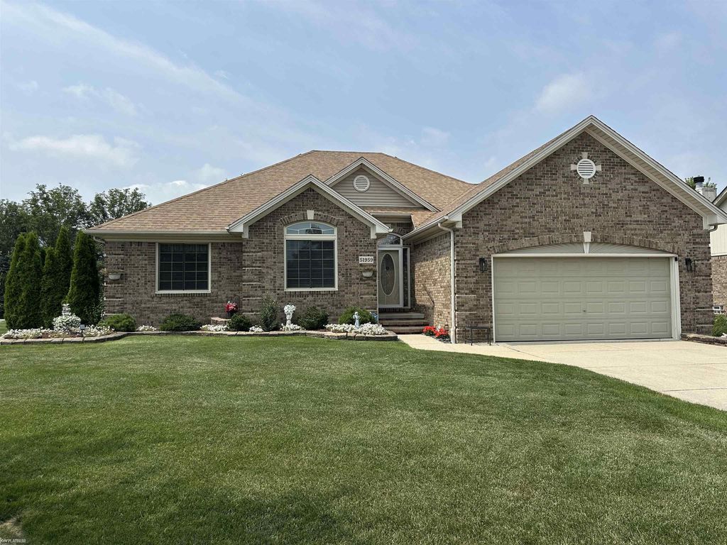 51959 Plum Creek Dr, Chesterfield Twp