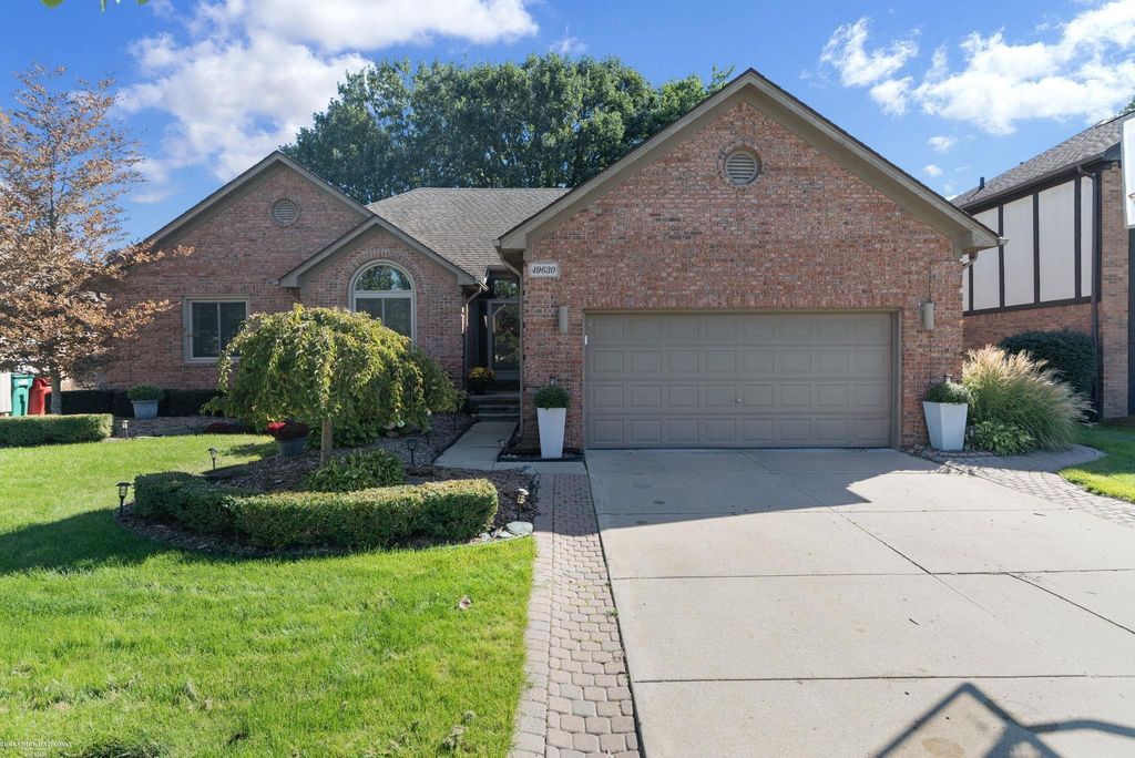 49630 Shenandoah Dr, Macomb Twp