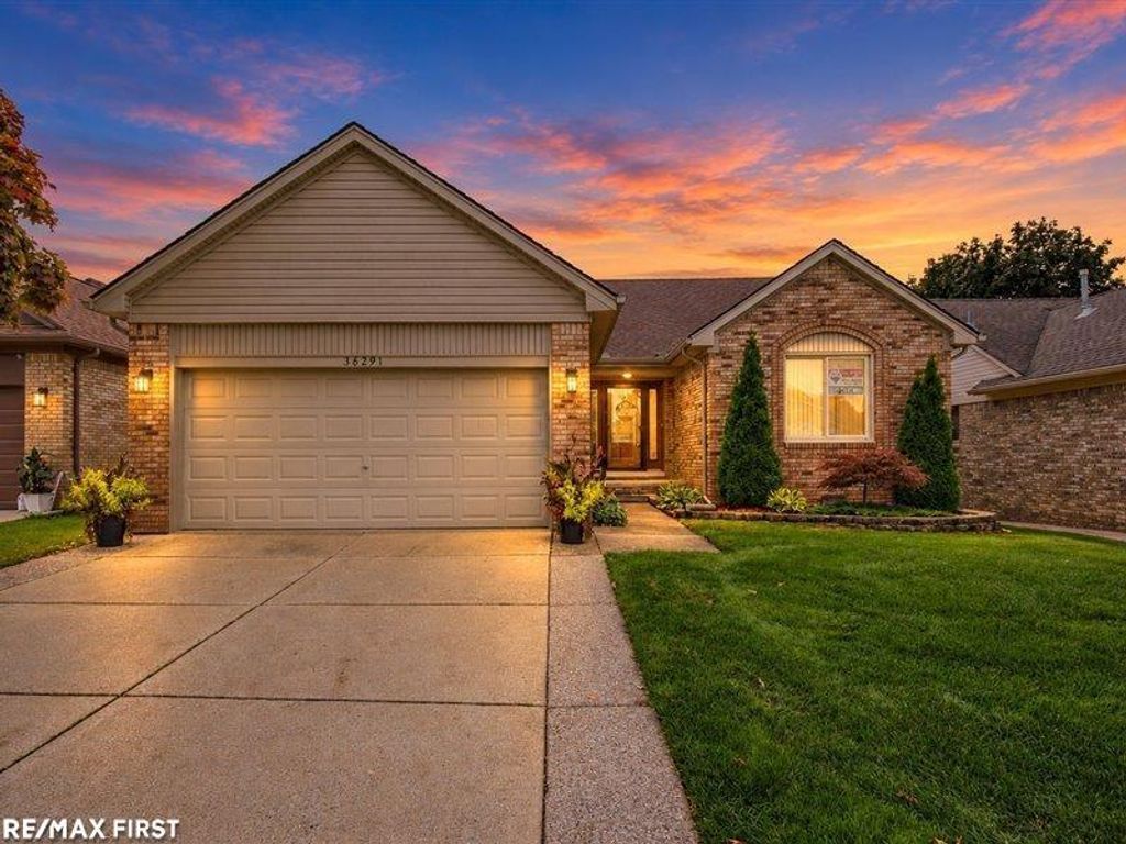 36291 Appaloosa Ct, Clinton Township