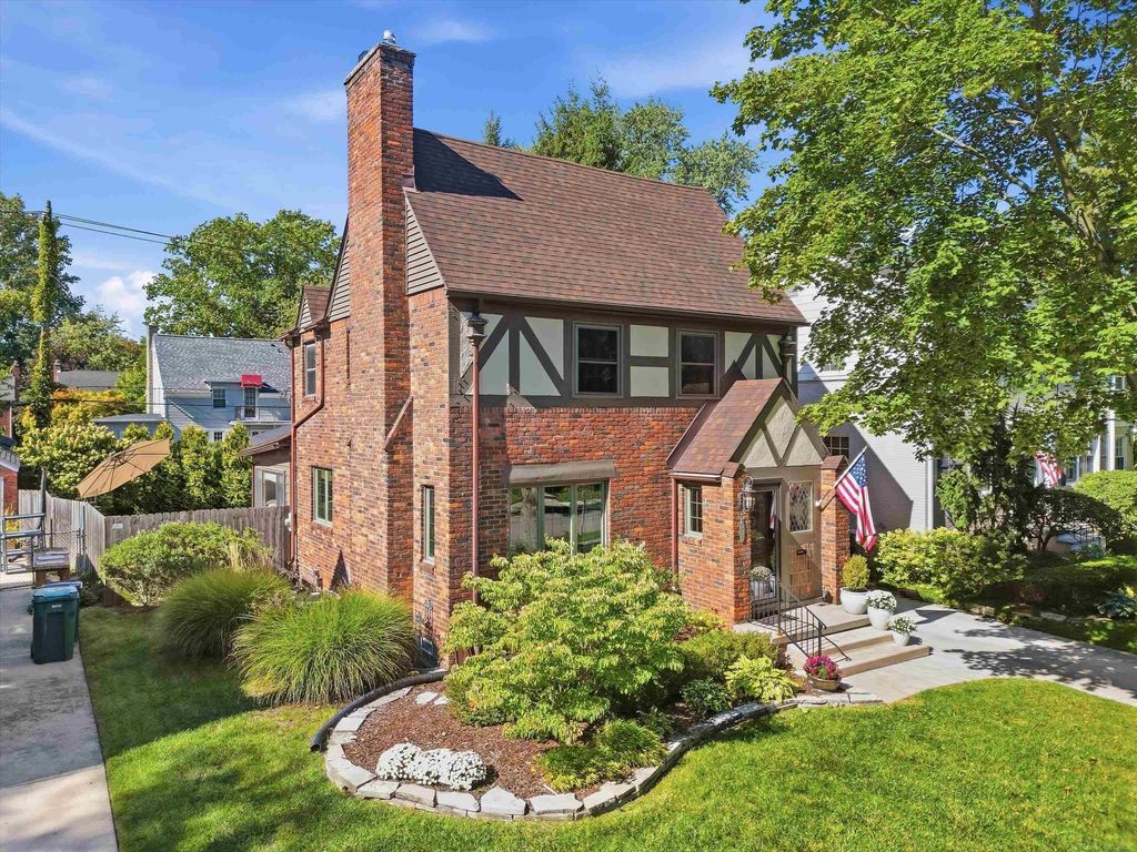 1259 Grayton, Grosse Pointe Park