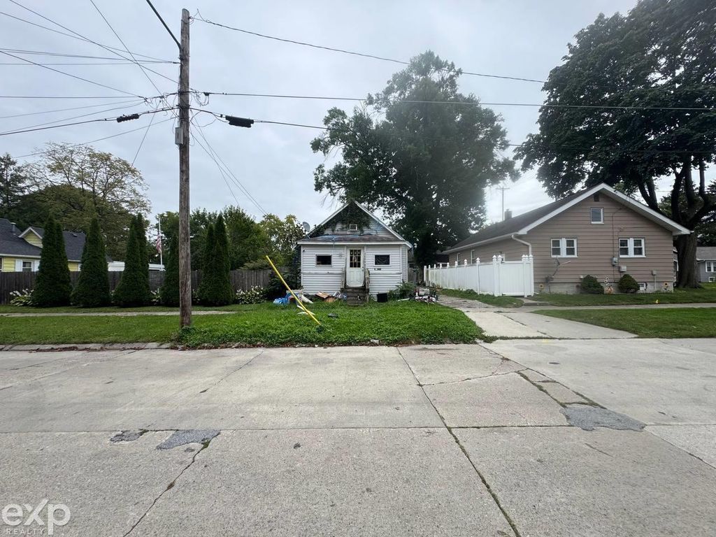 2006 Mershon St, Saginaw