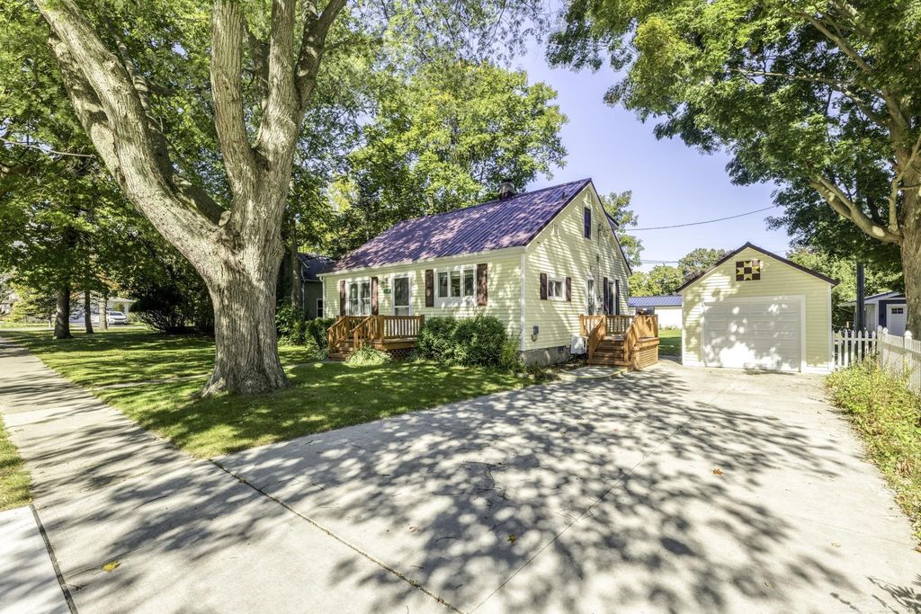 7161 Lake St, Lexington