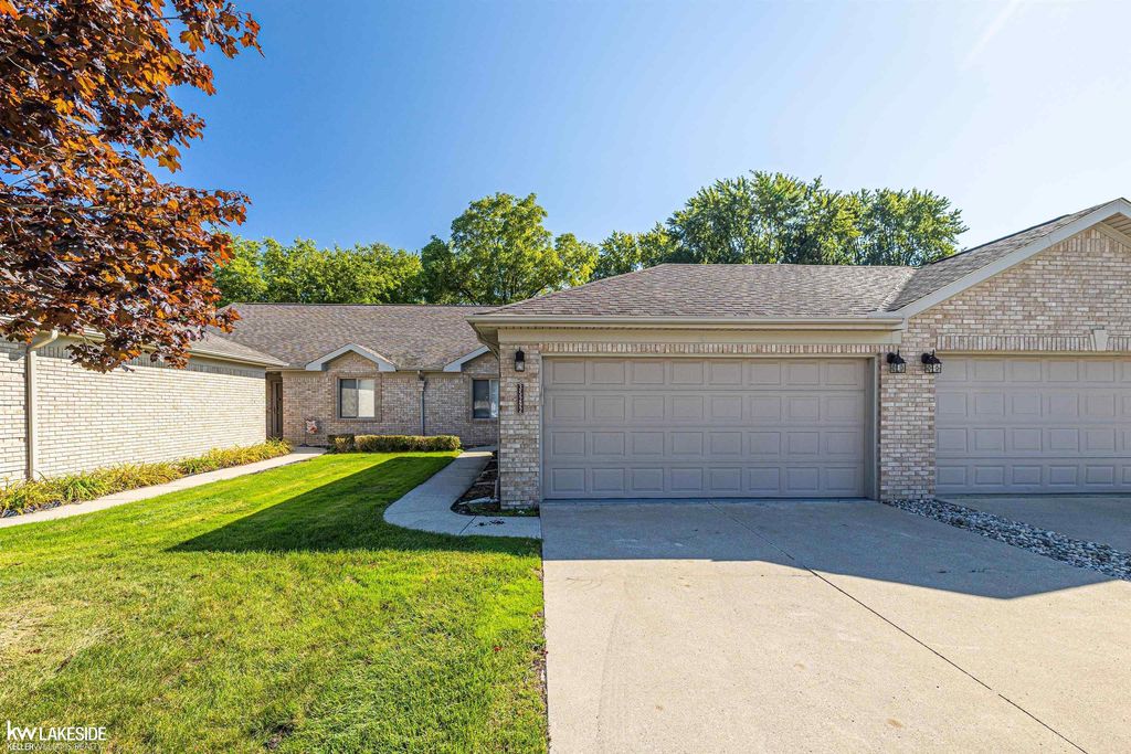 35292 Silver Maple Dr, Clinton Township