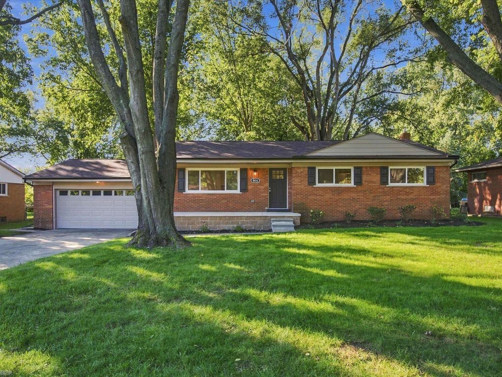 4616 Beuren St, Shelby Twp