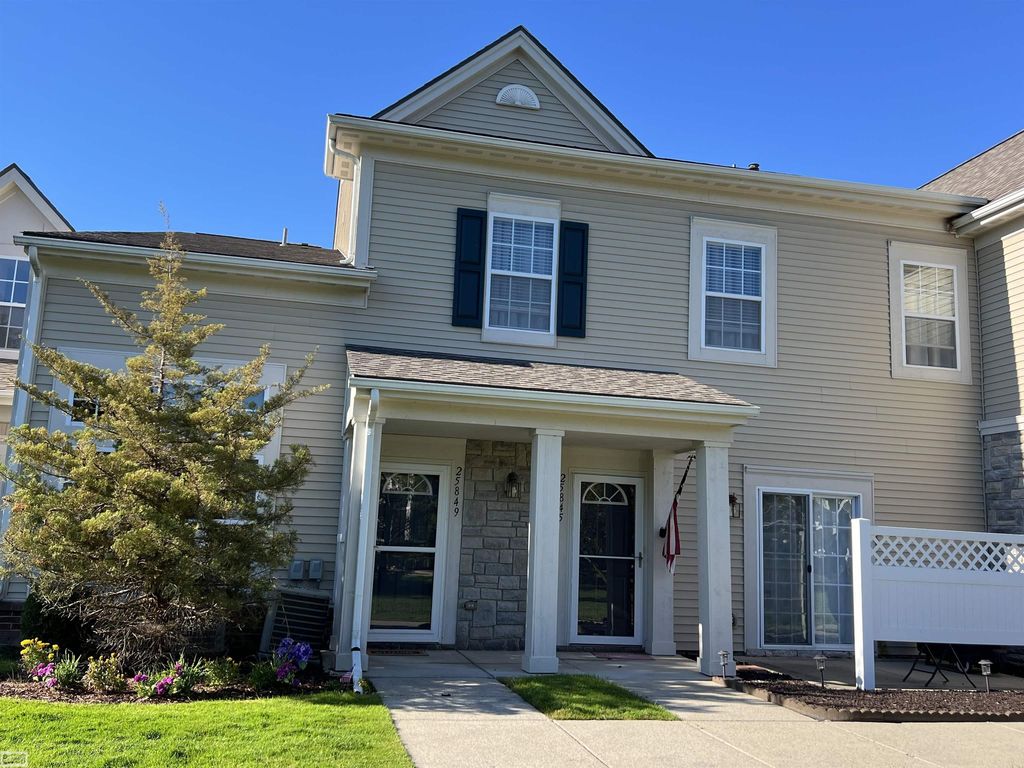 25849 Maritime Cir, Harrison Twp