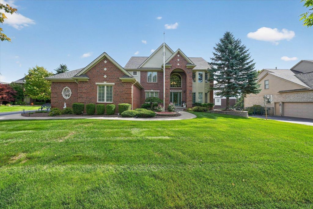 4487 Boxwood Ct, Rochester