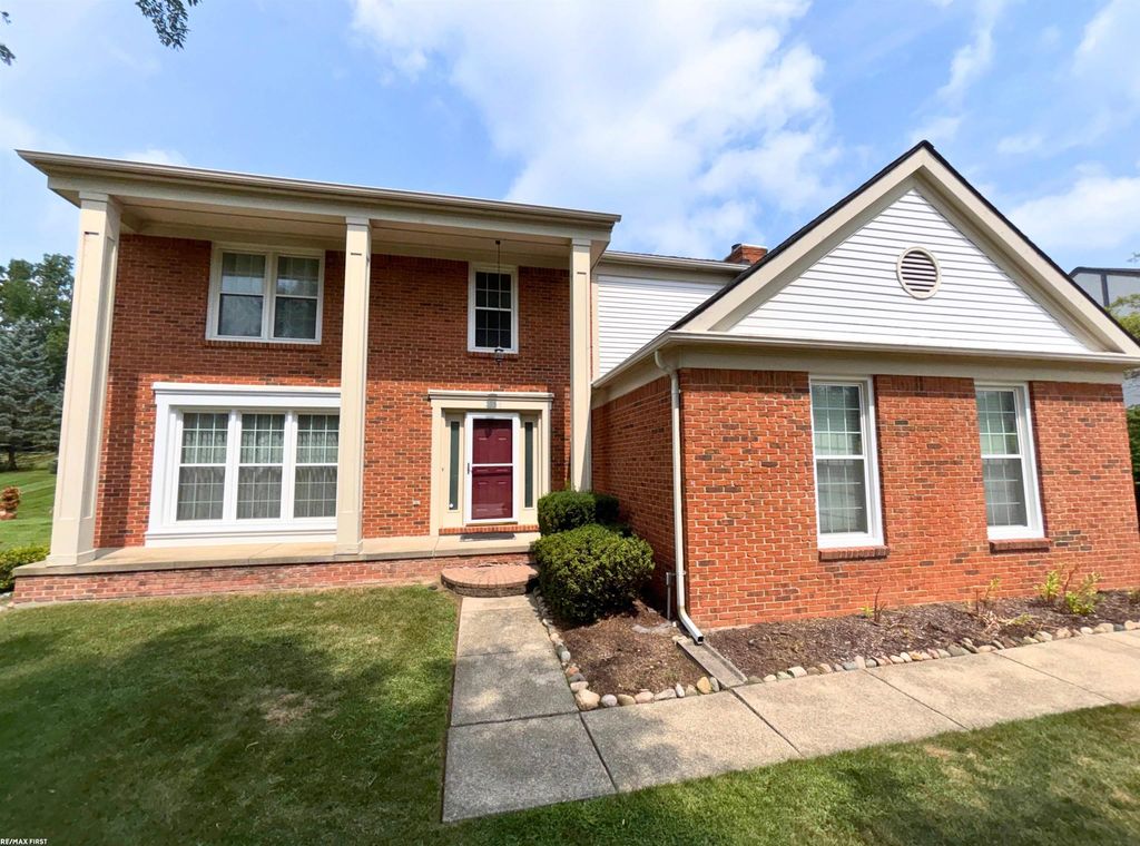 2356 Pleasant View Dr, Rochester Hills