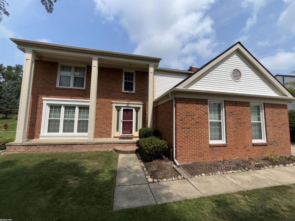 2356 Pleasant View Dr, Rochester Hills