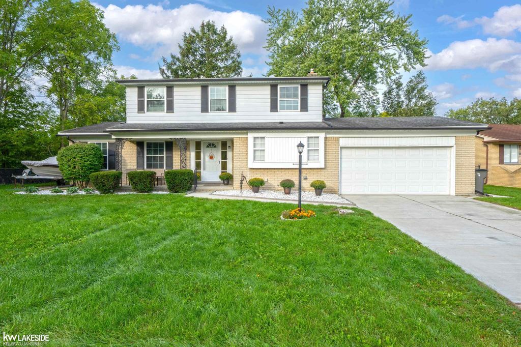 35027 Pappstein Dr, Clinton Township