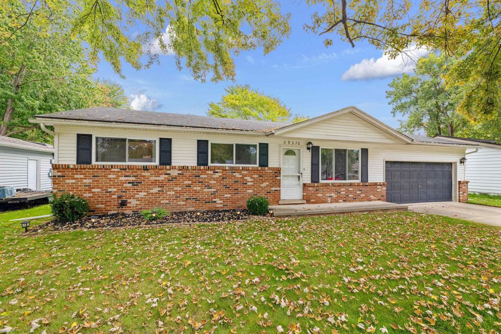 39370 Long St, Harrison Twp
