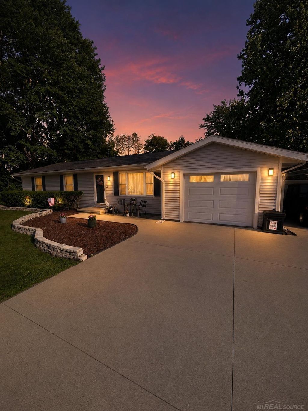 6085 S Birch Hill Dr St, Smiths Creek