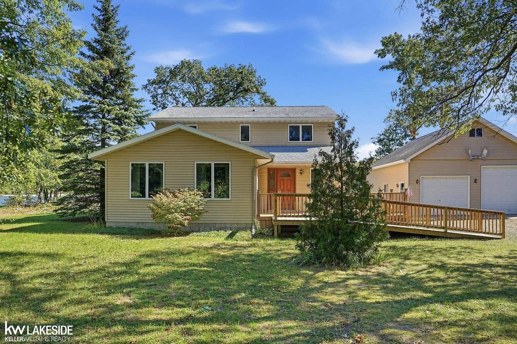 6847 Huron St, Caseville