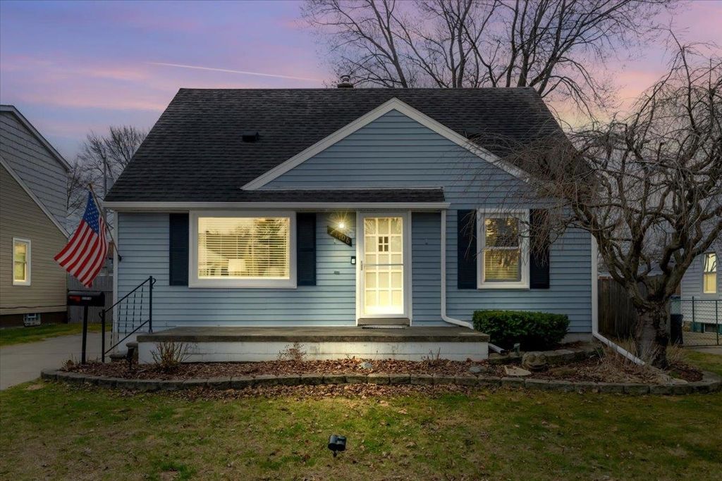 21706 Revere St, Saint Clair Shores
