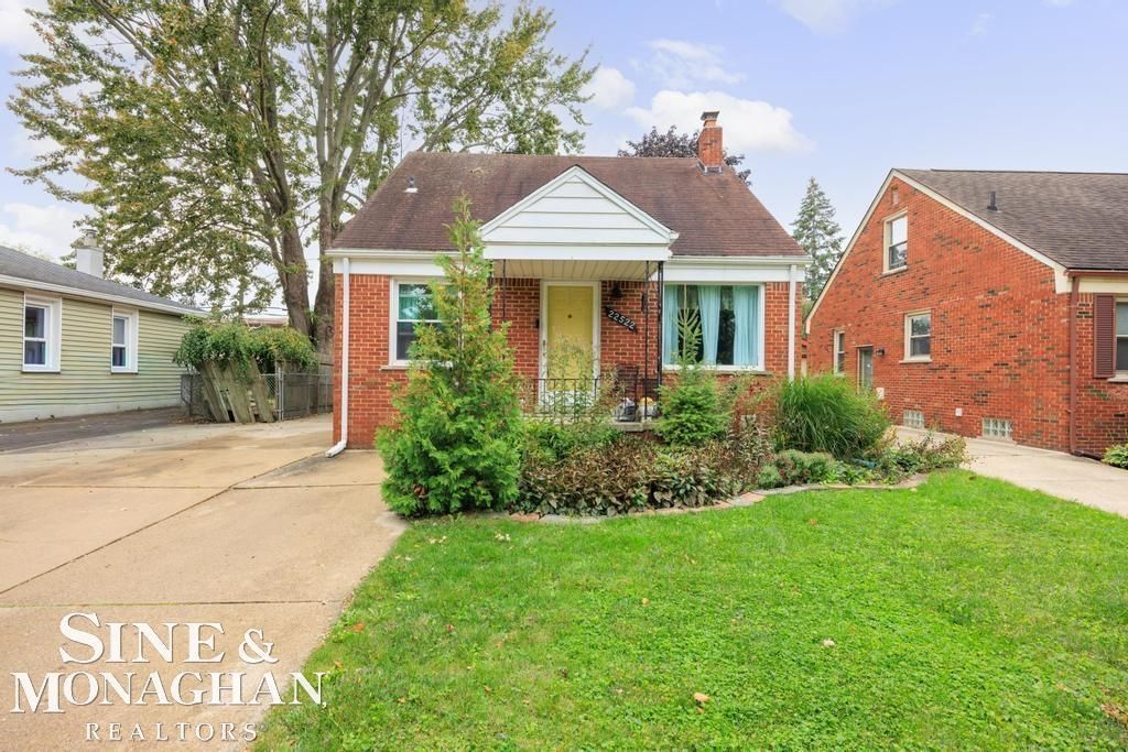 22522 Harper Lake Ave St, Saint Clair Shores