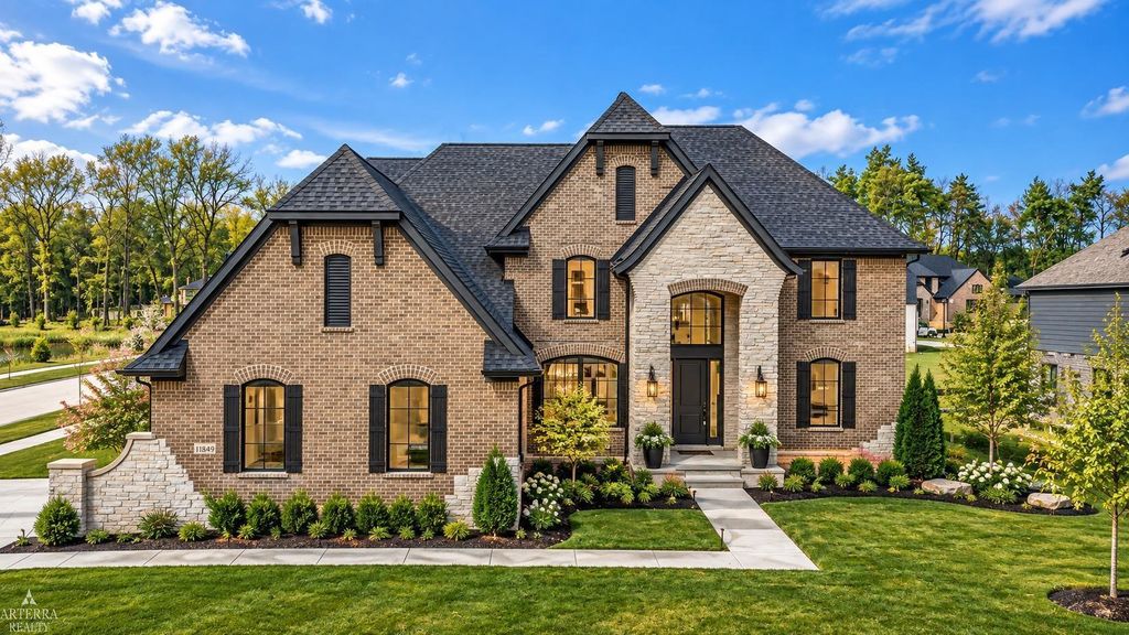 11849 Encore Ct, Shelby Twp