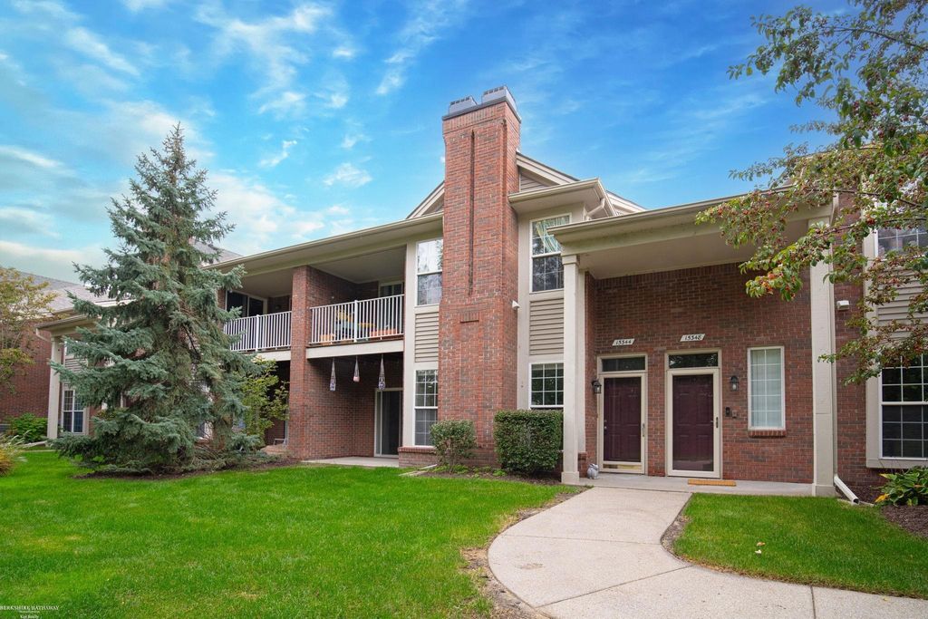 15344 Yale Dr, Clinton Township