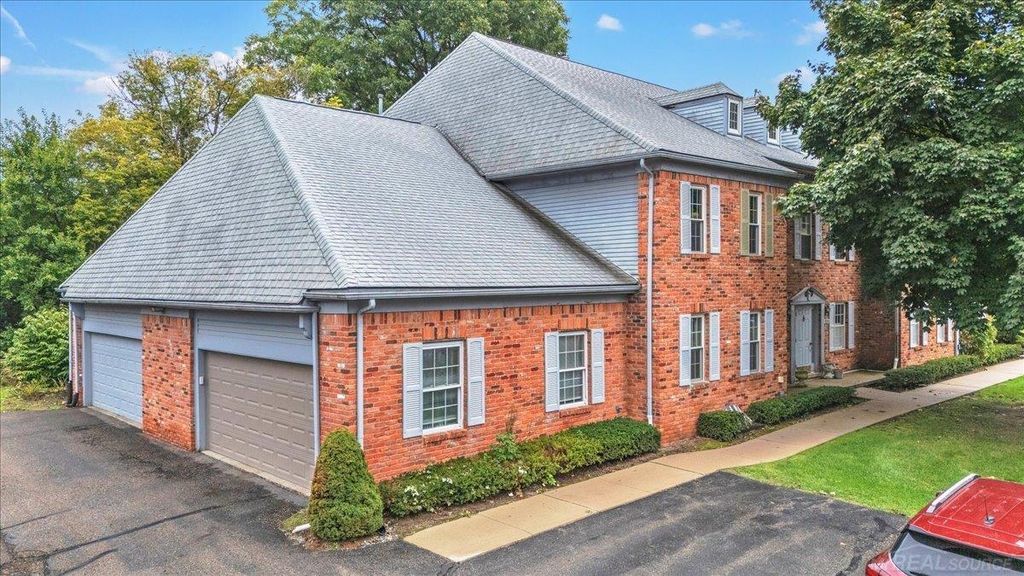 1625 Huntington Park, Rochester Hills