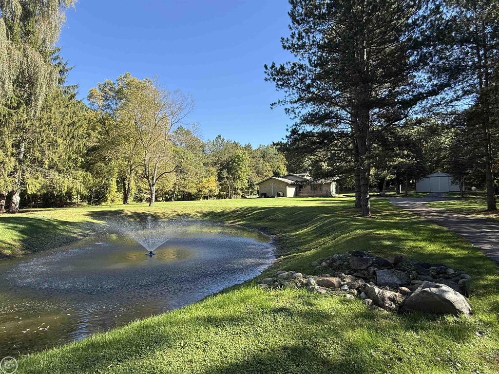 306 N Hurd Rd, Ortonville