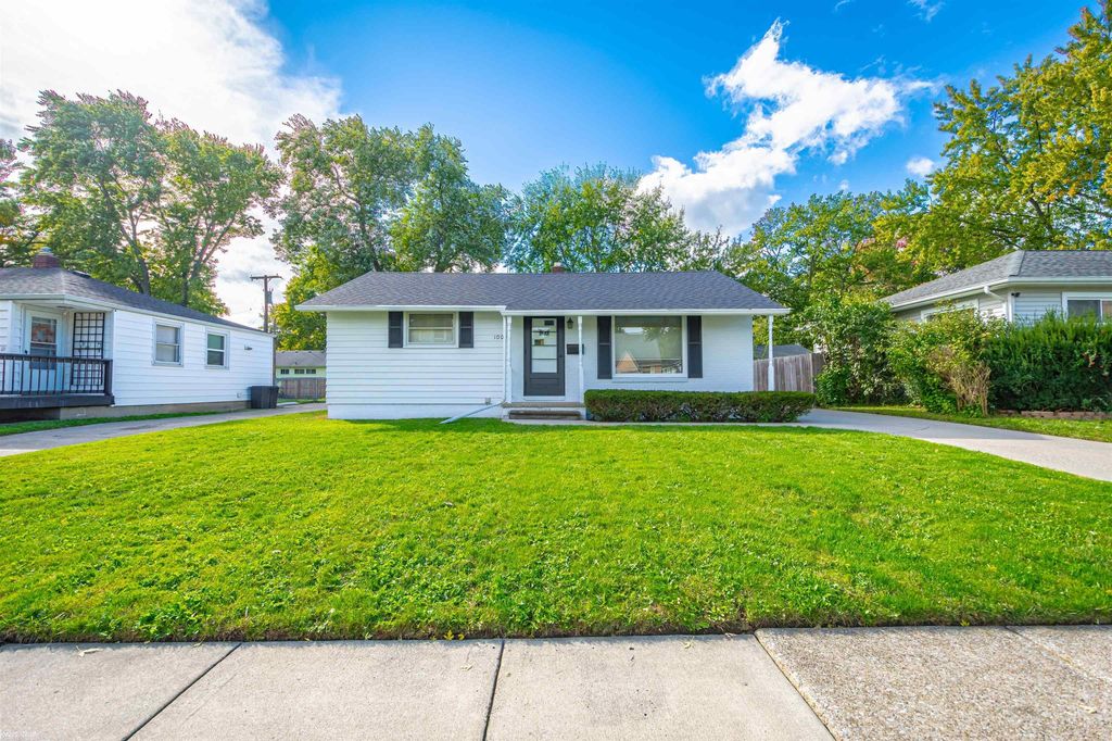 1009 16th St, Port Huron
