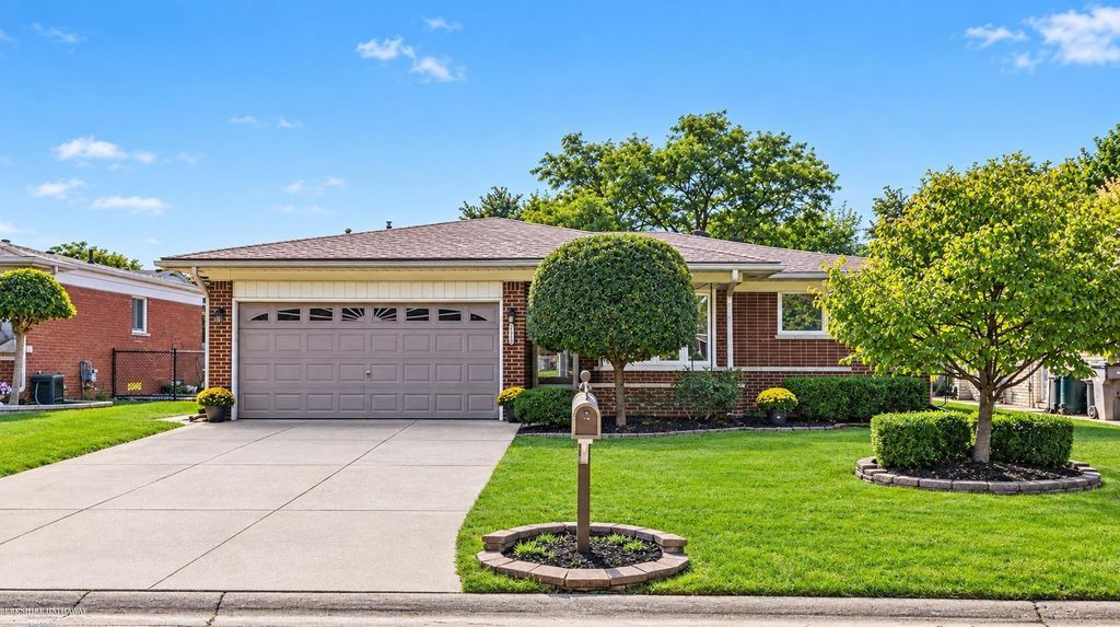 35163 Bobcean Rd, Clinton Township