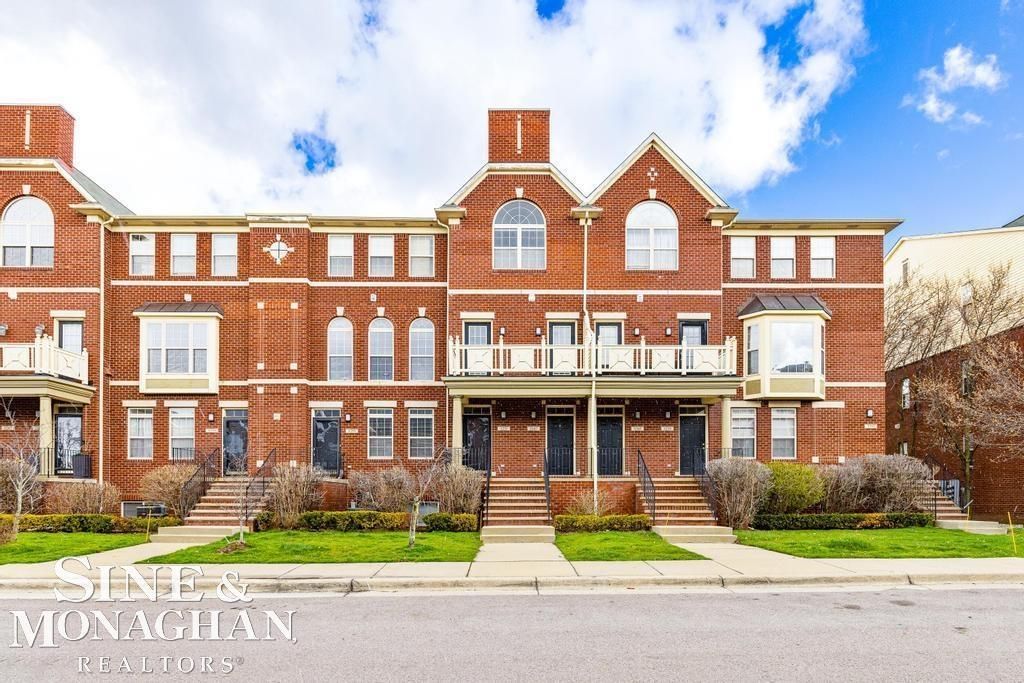3251 Camden, Troy