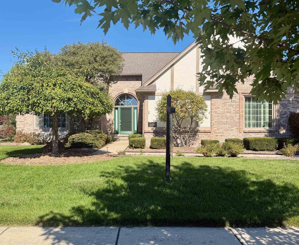 4379 Chablis Dr, Sterling Heights