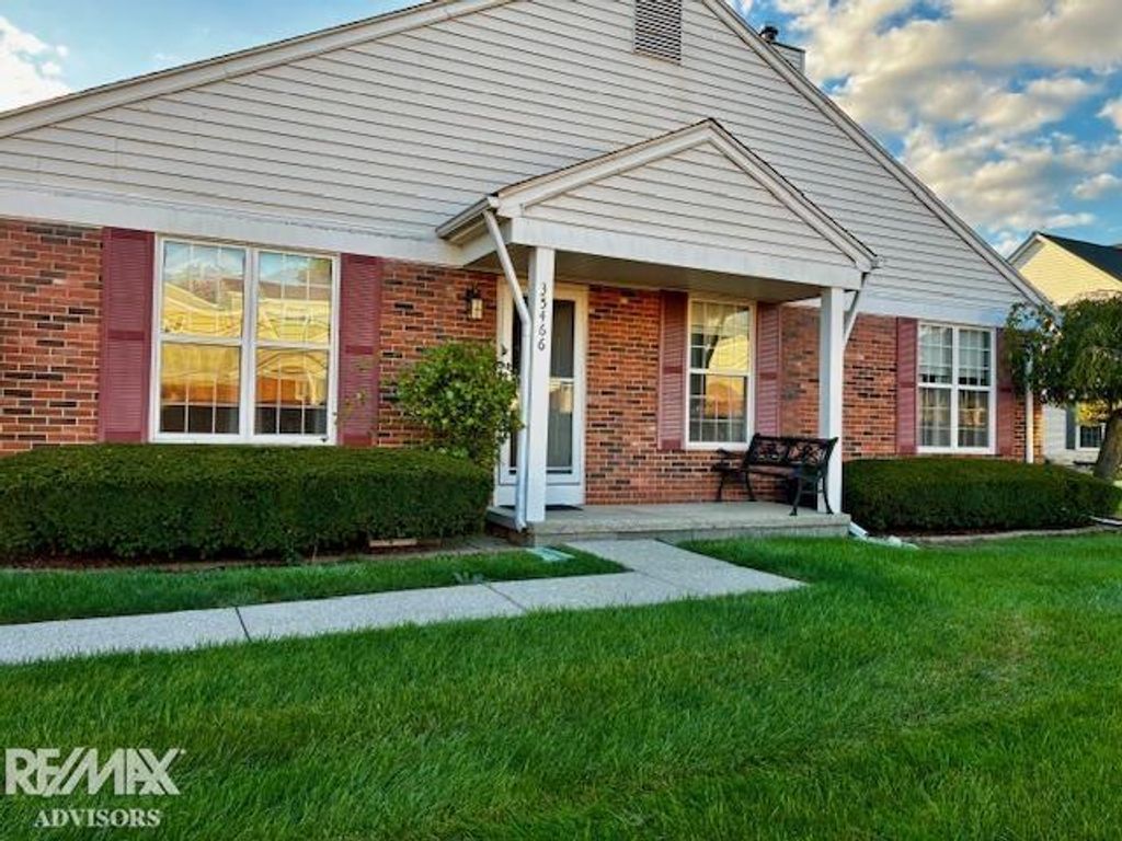 35466 Stillmeadow Ln, Clinton Township