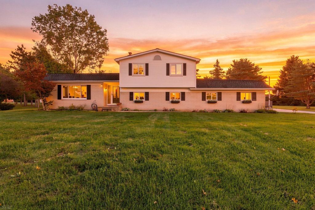3423 Burwood Lane Ln, Highland