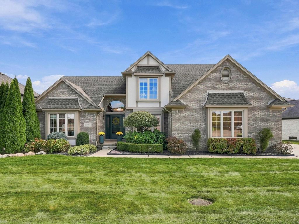 52716 Woodmill Dr, Macomb Twp