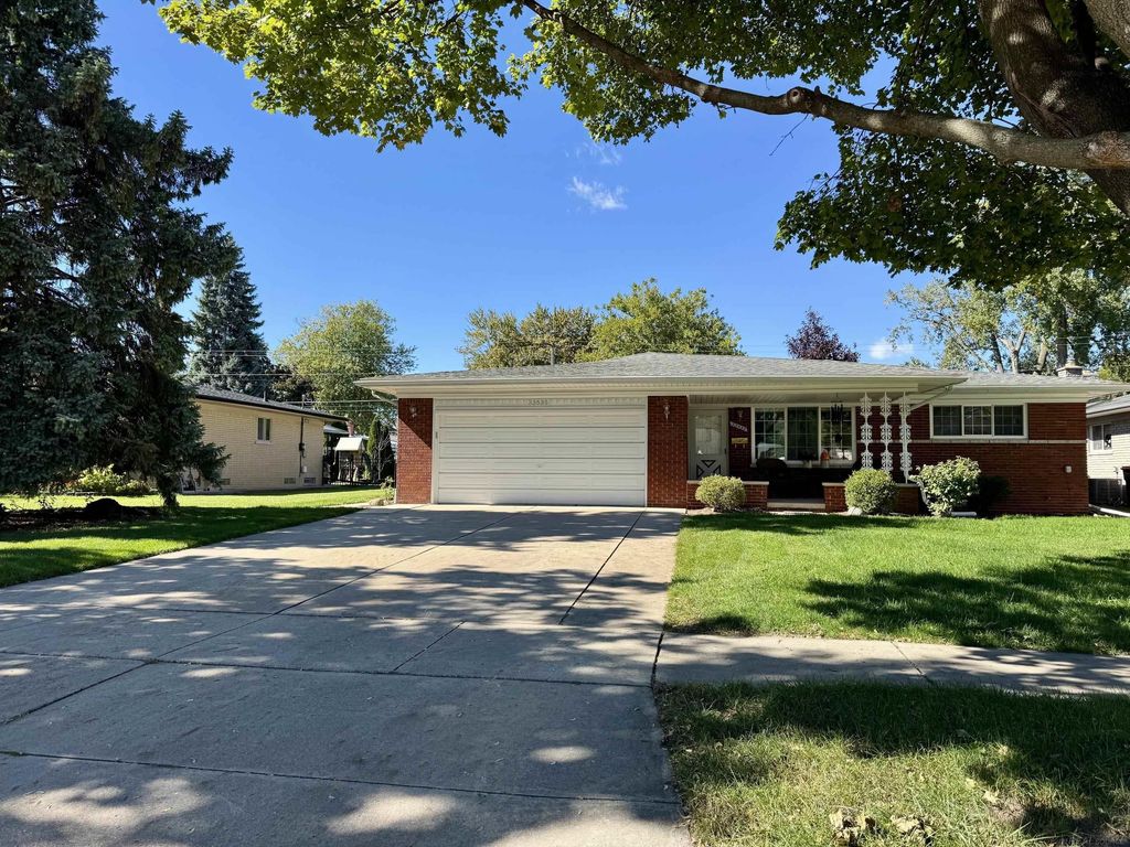 33535 Shelley Lynne Dr, Sterling Heights