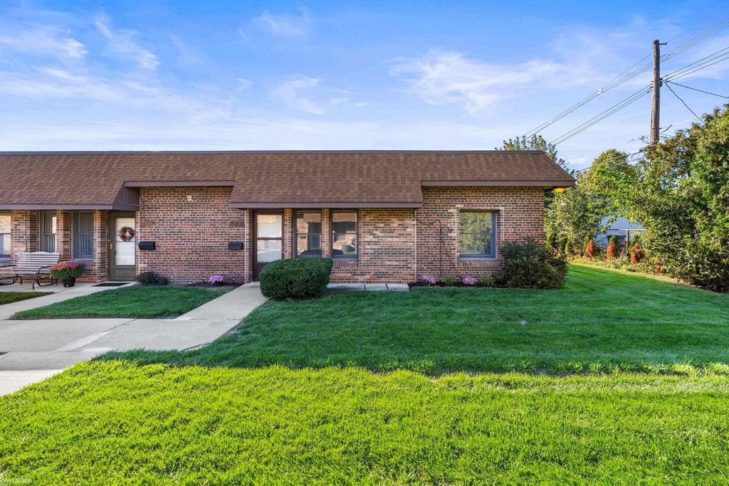 22731 Garfield St, Saint Clair Shores