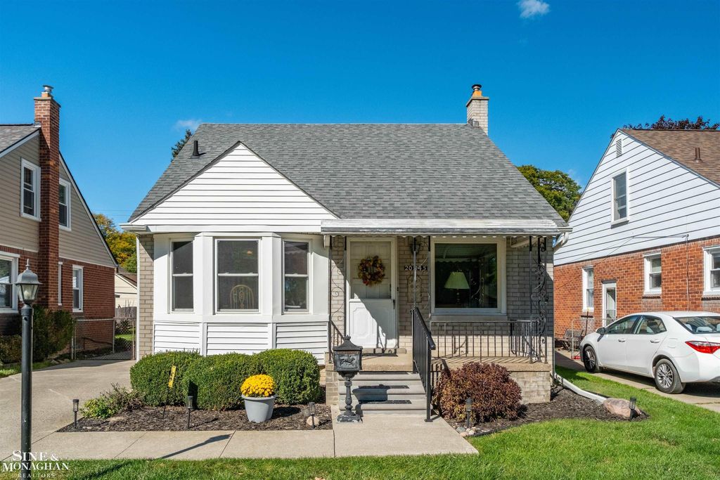 20845 Sunnydale St, Saint Clair Shores