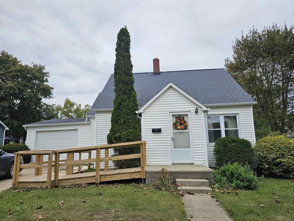 527 S 1st St, Harbor Beach