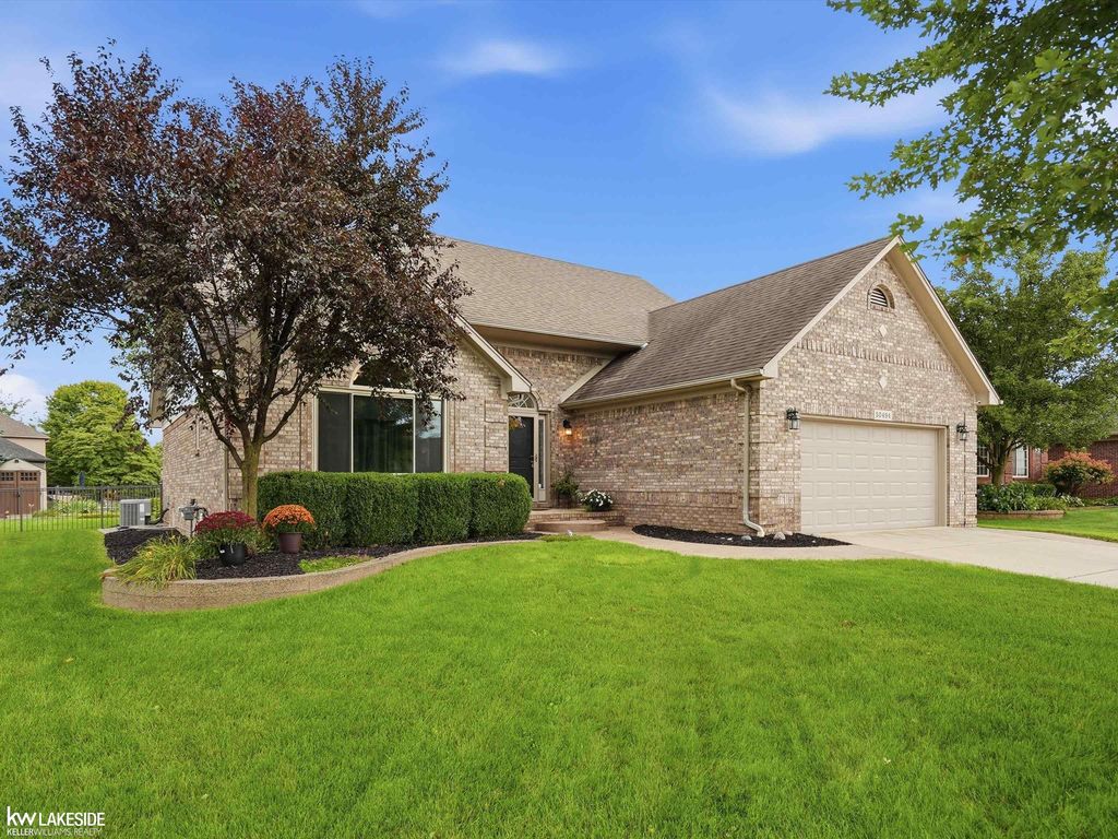 50494 Commons Dr, Macomb