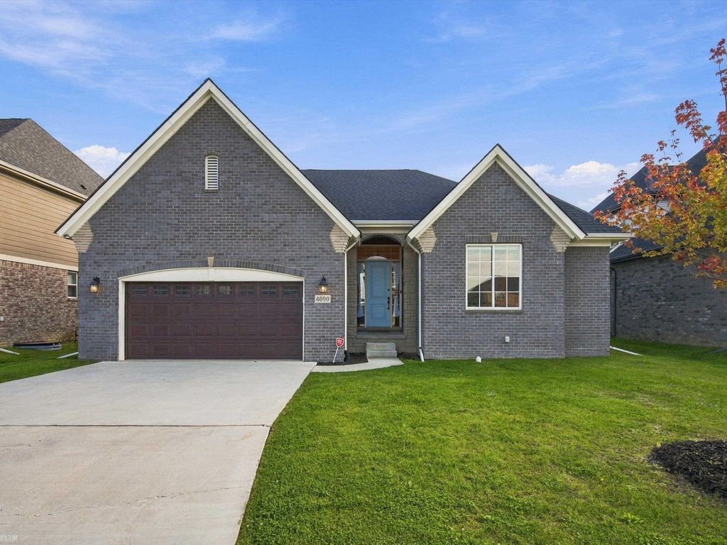 4090 Spring Meadow Dr, Sterling Heights