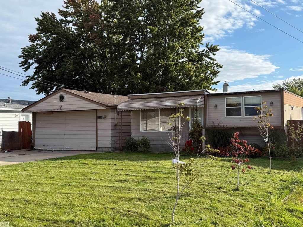 7323 Bealane Rd, Clay