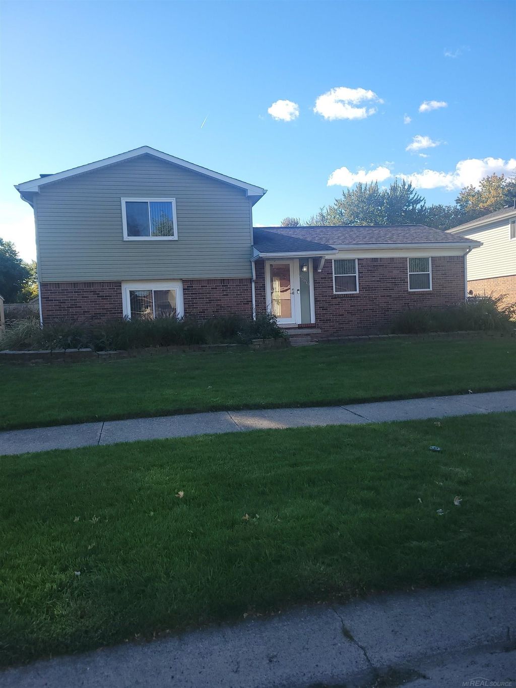 42619 Walker St, Clinton Township